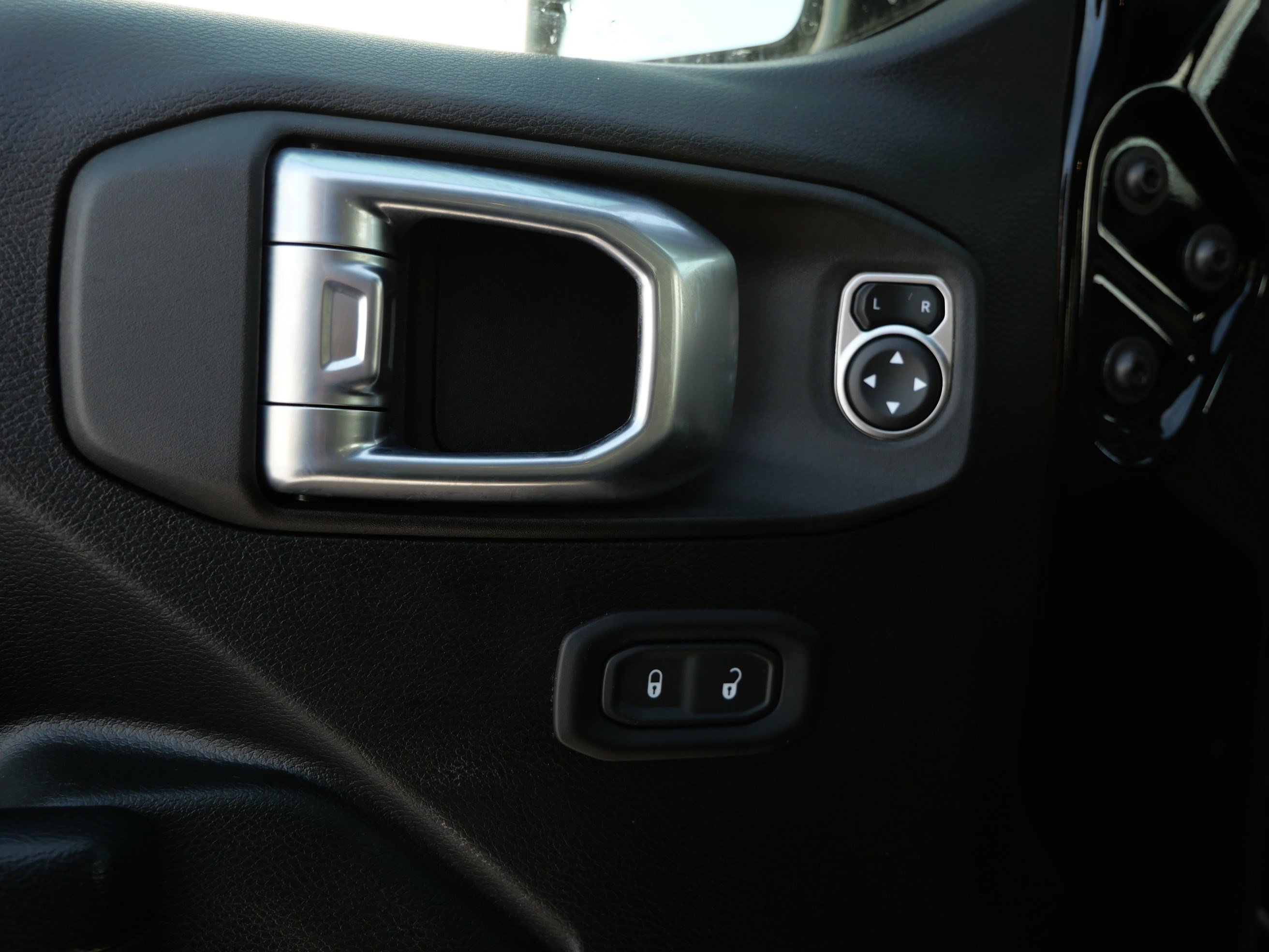 Used 2021 Jeep Wrangler Unlimited Sport image 24