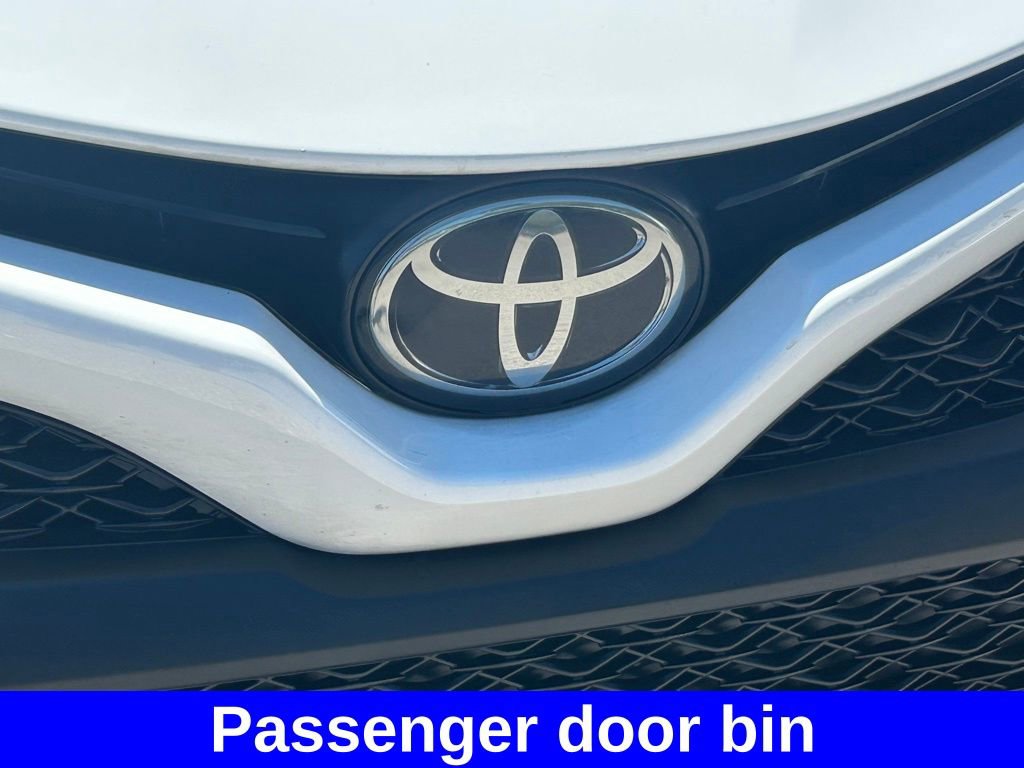 Used 2019 Toyota Camry SE w/ Convenience Package image 18