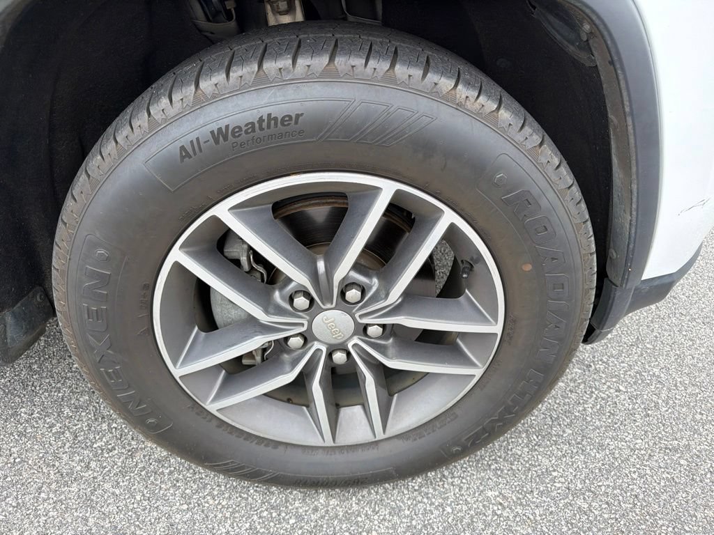 Used 2017 Jeep Grand Cherokee Limited RWD image 4