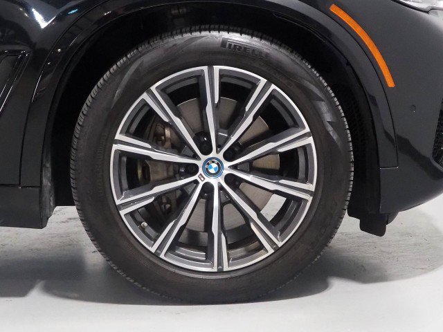 Used 2023 BMW X5 xDrive45e w/ Executive Package AWD/4WD image 58