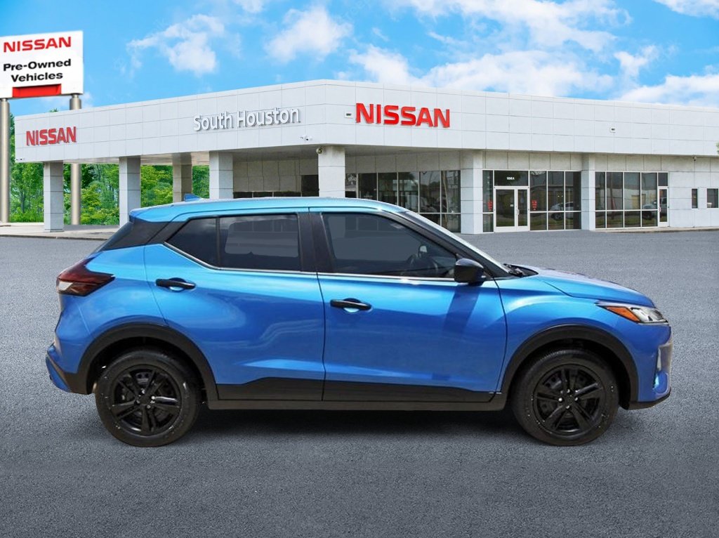 Certified 2025 Nissan Kicks Play S FWD image 5