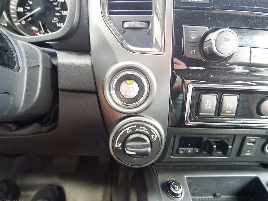 Used 2017 Nissan Titan Platinum Reserve image 23