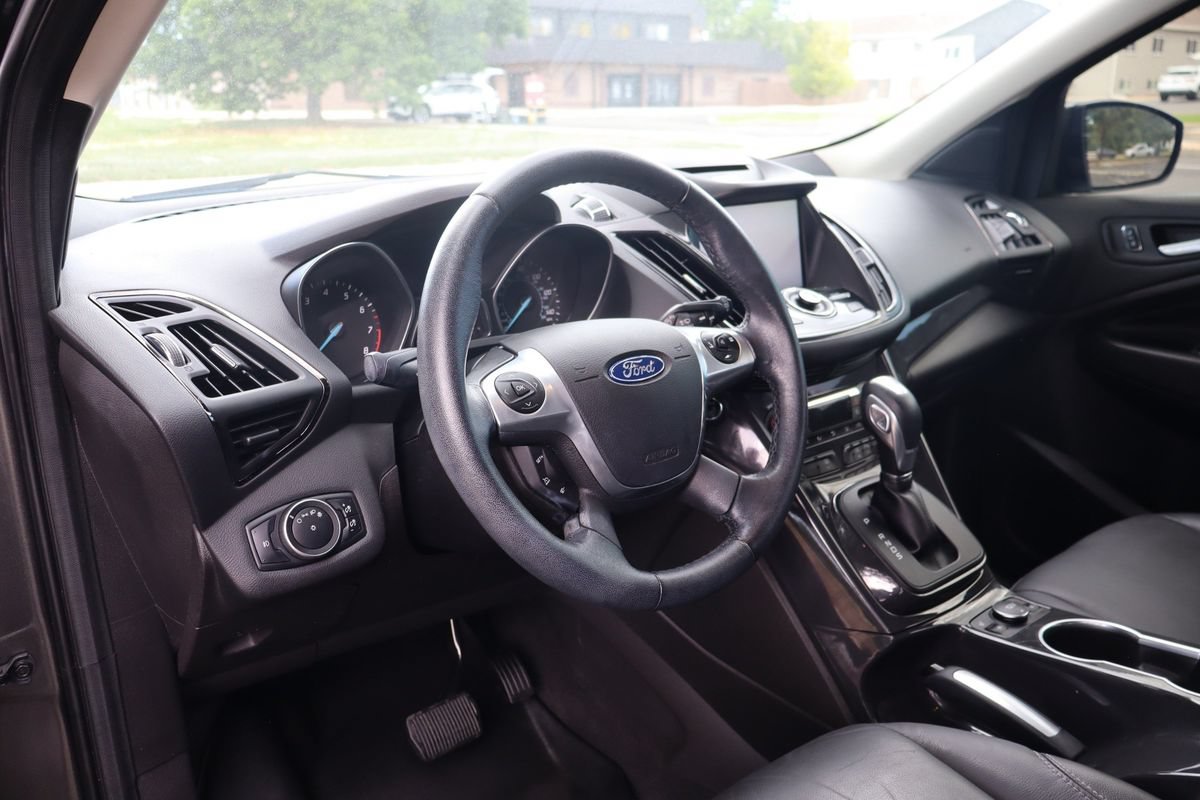 Used 2015 Ford Escape Titanium w/ Equipment Group 301A AWD/4WD image 15