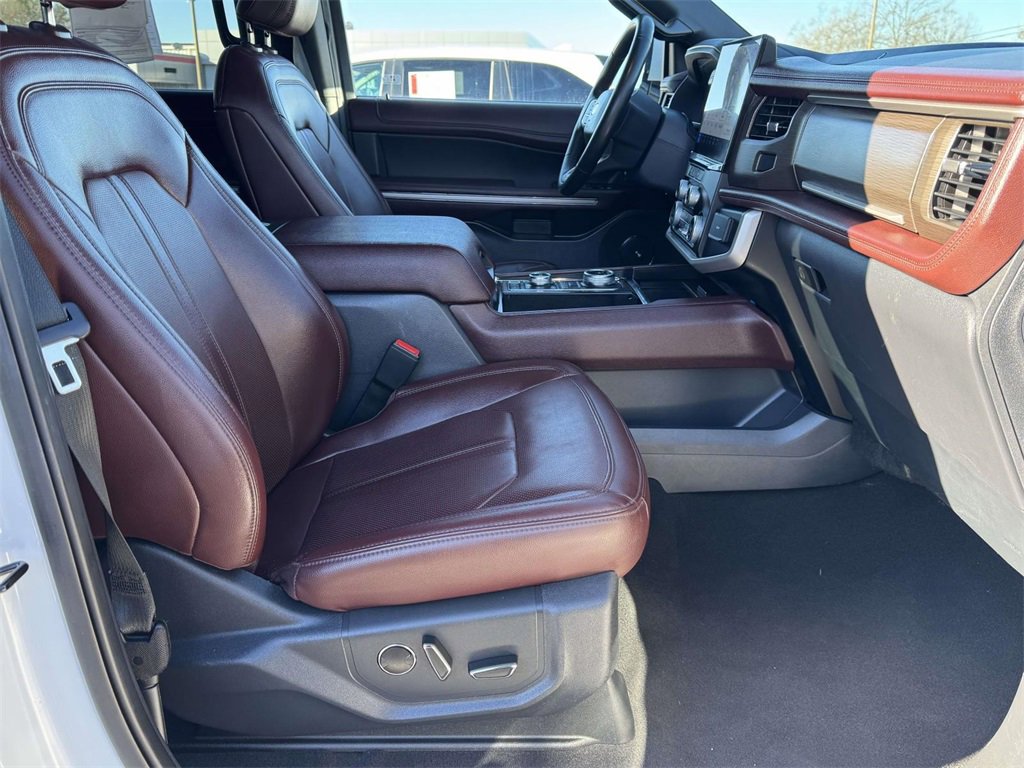 Used 2024 Ford Expedition Max Limited image 13