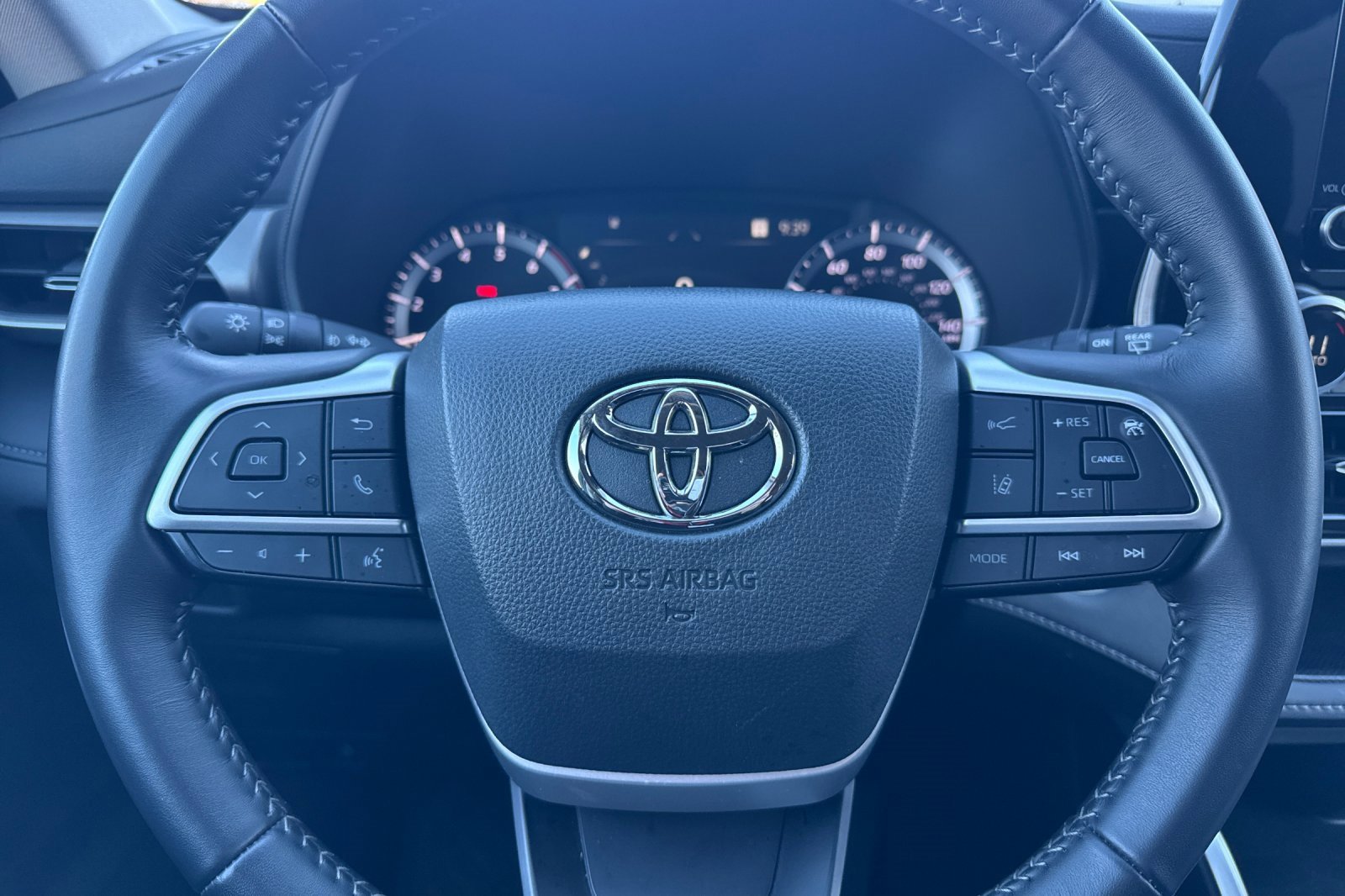 Used 2025 Toyota Highlander LE image 36