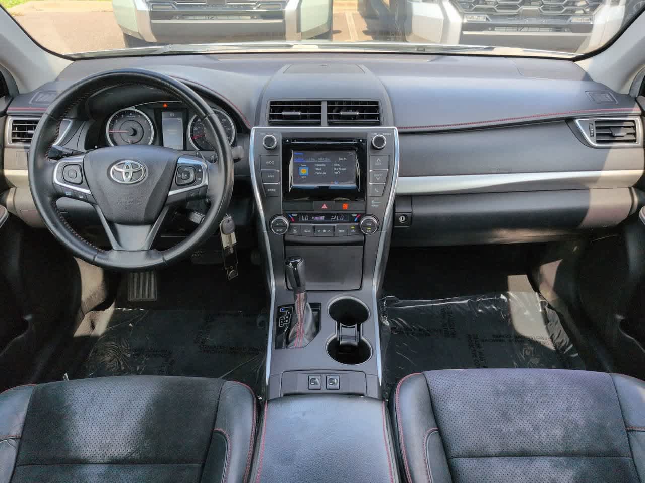 Used 2015 Toyota Camry XSE FWD image 14