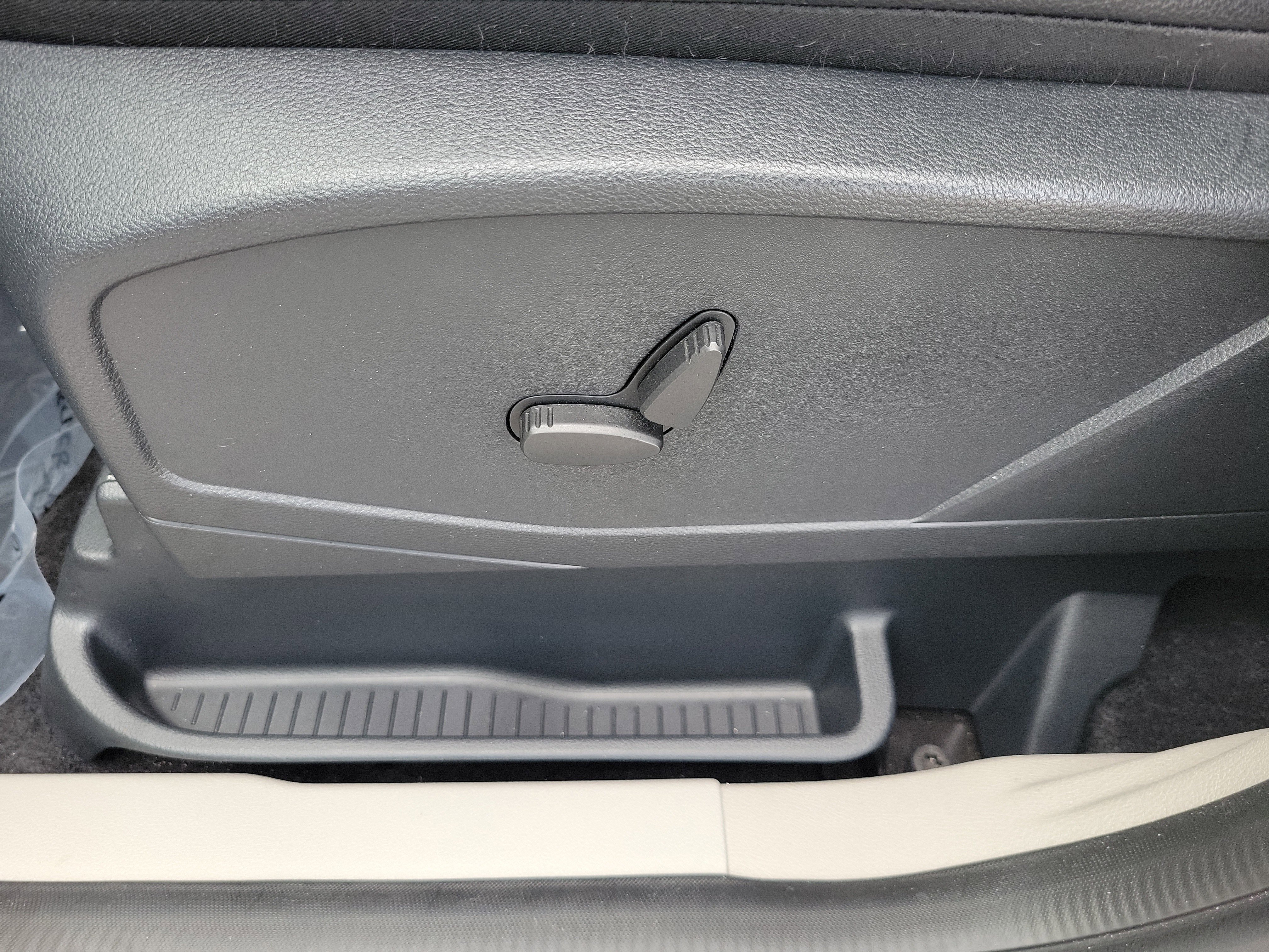Used 2023 Ford Transit Connect XLT FWD image 11