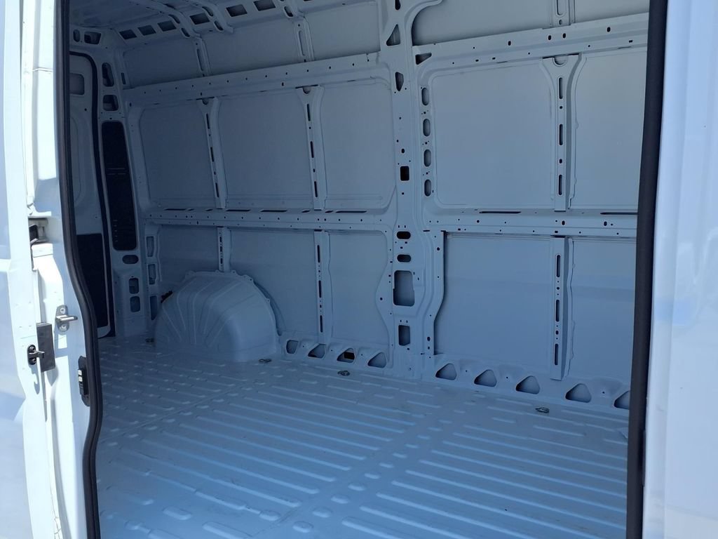 New 2026 RAM ProMaster 2500 w/ Convenience Group FWD image 9
