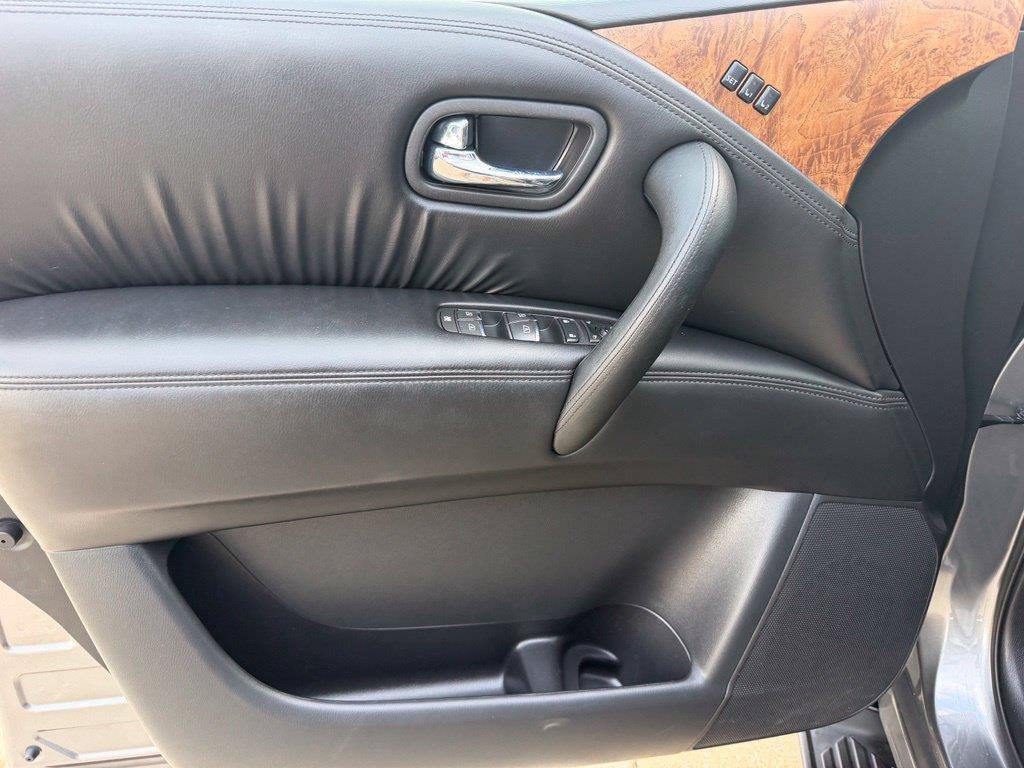 Used 2024 Nissan Armada SL w/ Captain's Chairs Package AWD/4WD image 13