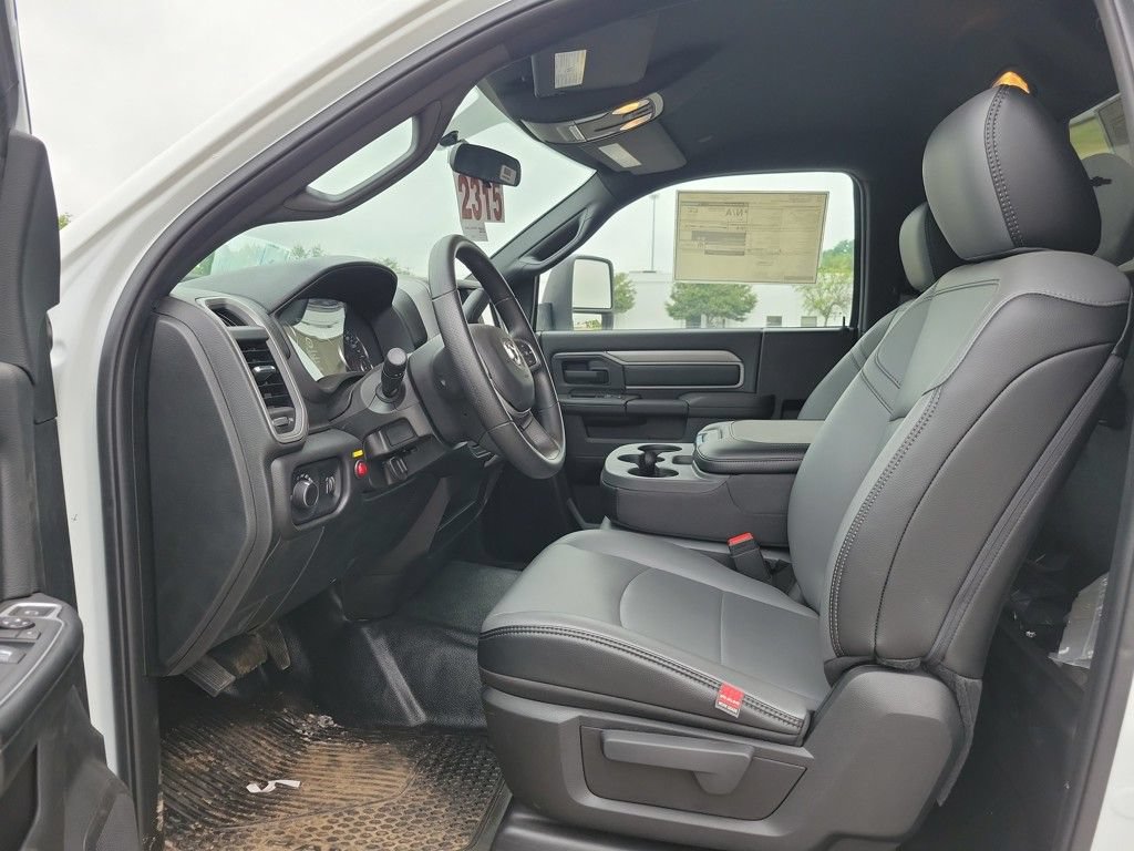 New 2024 RAM 5500 Tradesman RWD image 10