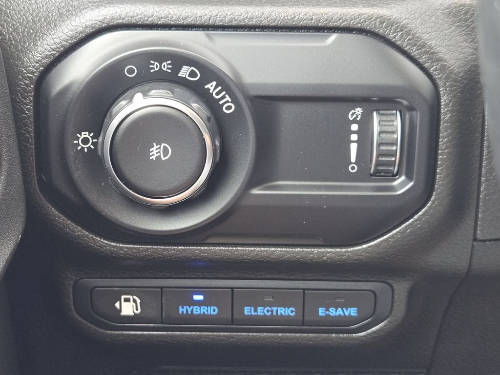 Used 2023 Jeep Wrangler Unlimited w/ Cold Weather Group AWD/4WD image 25