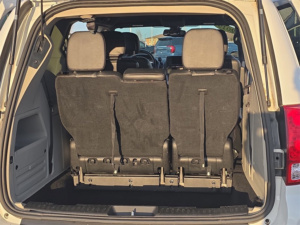 Used 2019 Dodge Grand Caravan SXT image 13