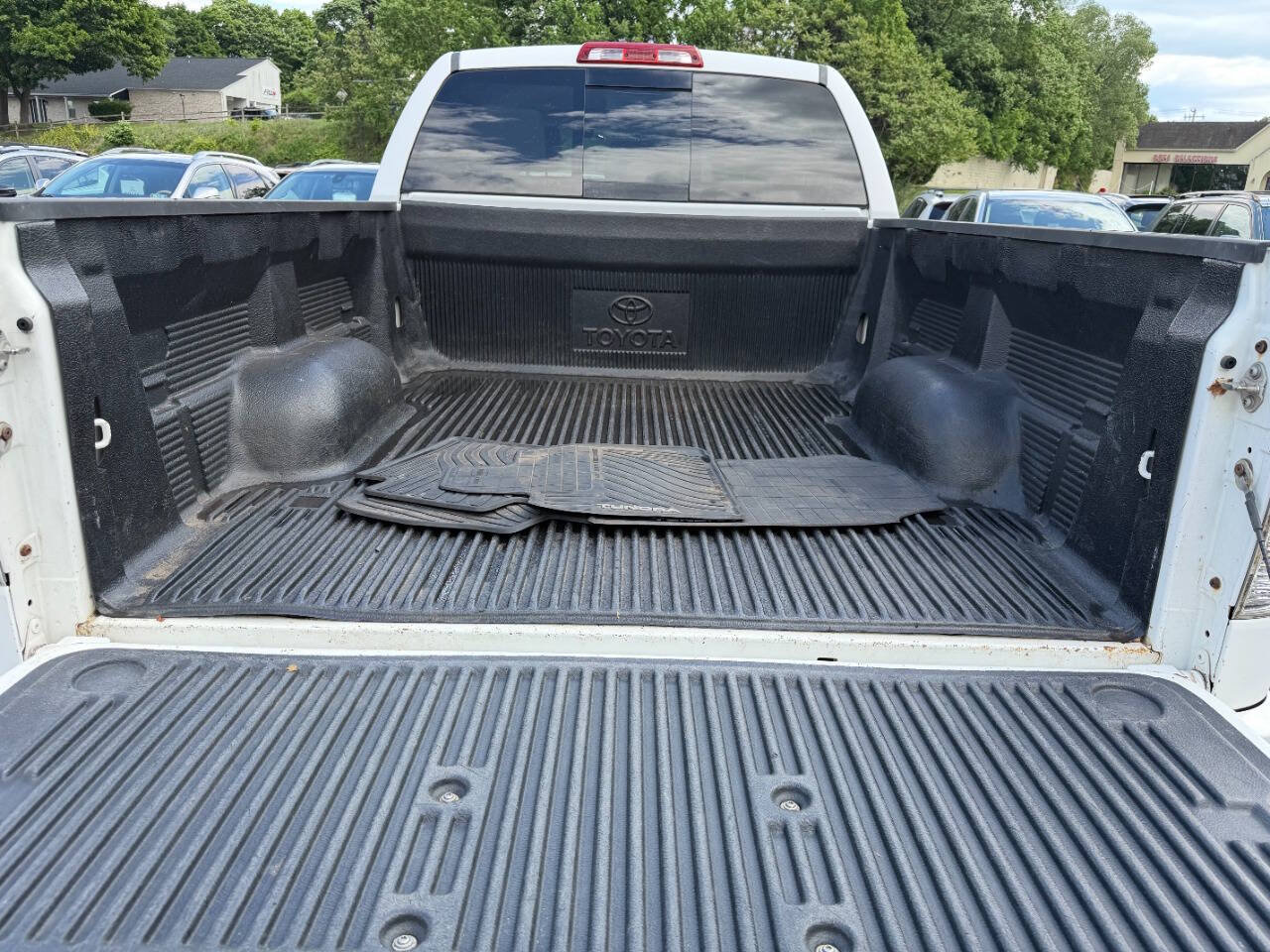 Used 2010 Toyota Tundra 4x4 Double Cab image 32