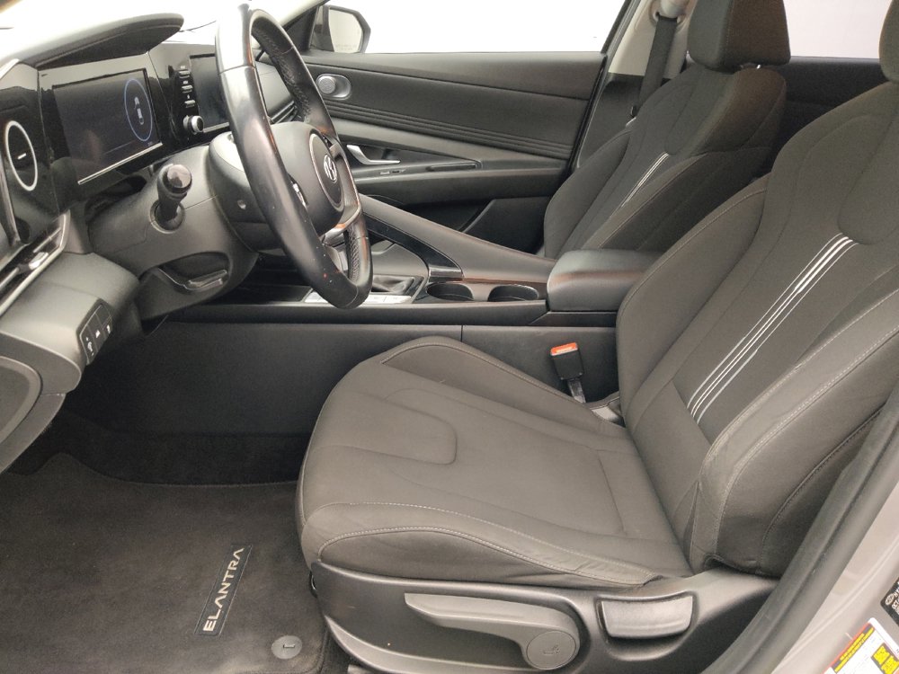 Used 2022 Hyundai Elantra SEL w/ Convenience Package image 17