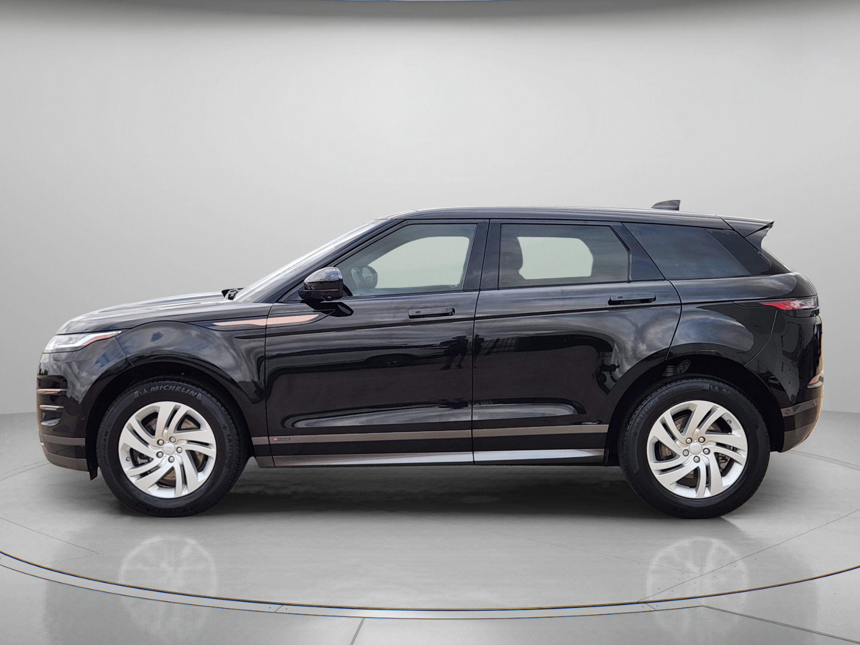 Used 2021 Land Rover Range Rover Evoque R-Dynamic S AWD/4WD image 2