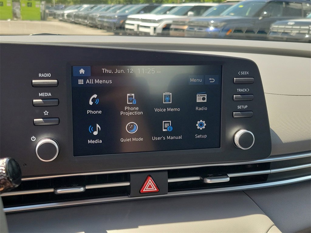 Used 2025 Hyundai Elantra SE image 20