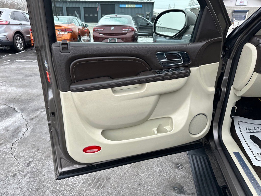 Used 2014 Cadillac Escalade Platinum image 15