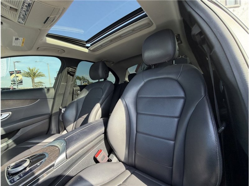 Used 2020 Mercedes-Benz C 300 Sedan w/ Premium Package image 18