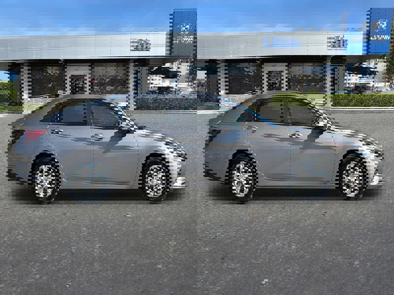 Certified 2023 Hyundai Elantra SE image 9