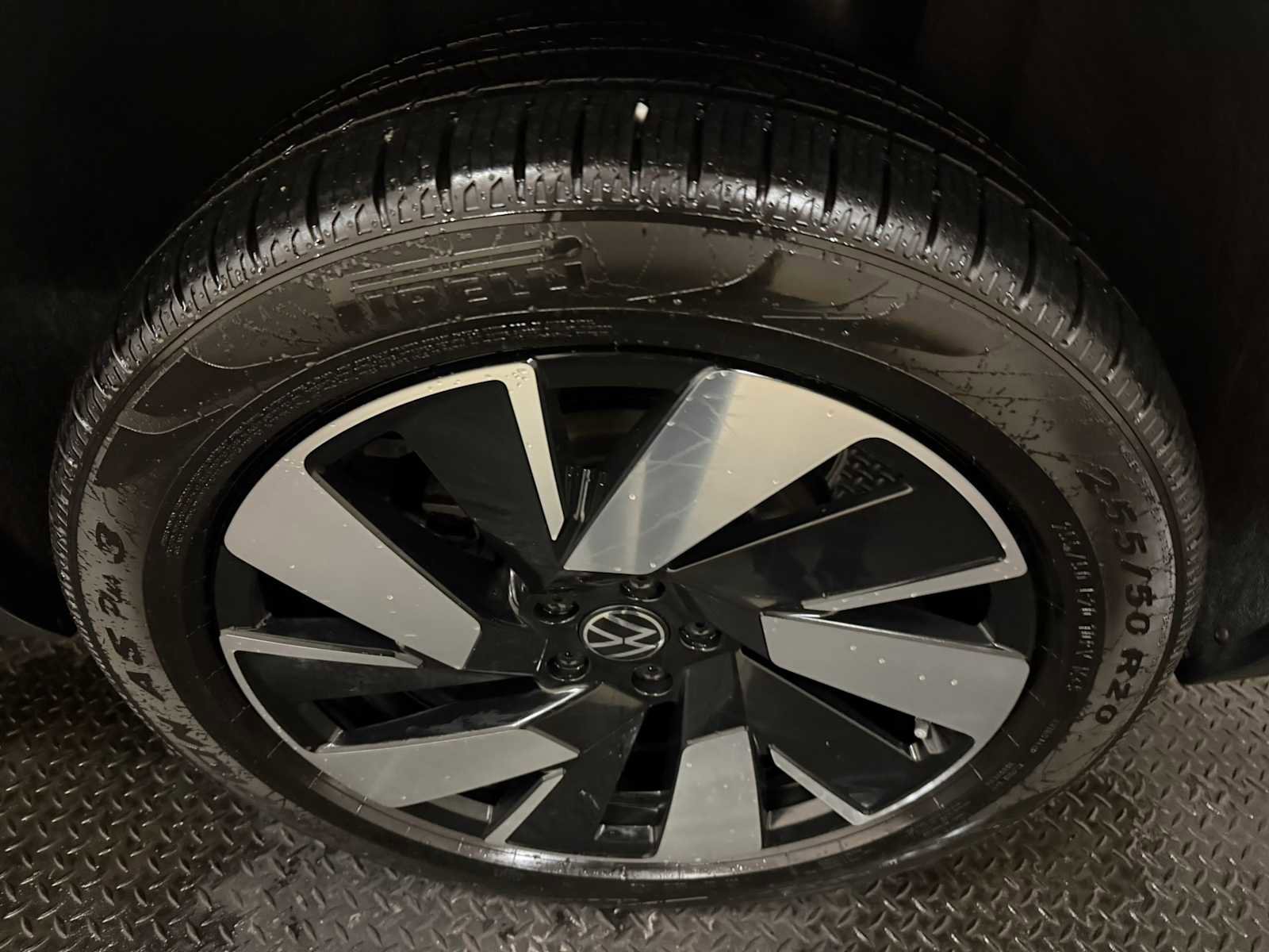 Certified 2024 Volkswagen Atlas Cross Sport SE image 9