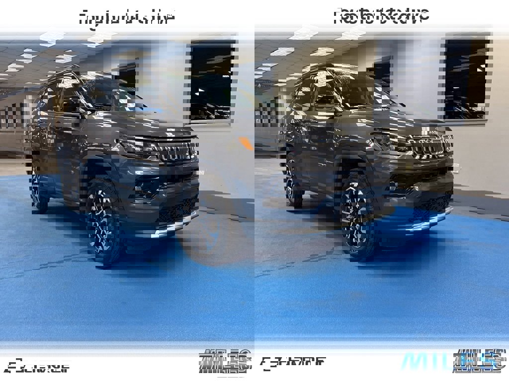 Used 2022 Jeep Compass Limited image 1