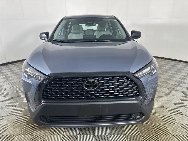 Used 2025 Toyota Corolla Cross L AWD/4WD image 7