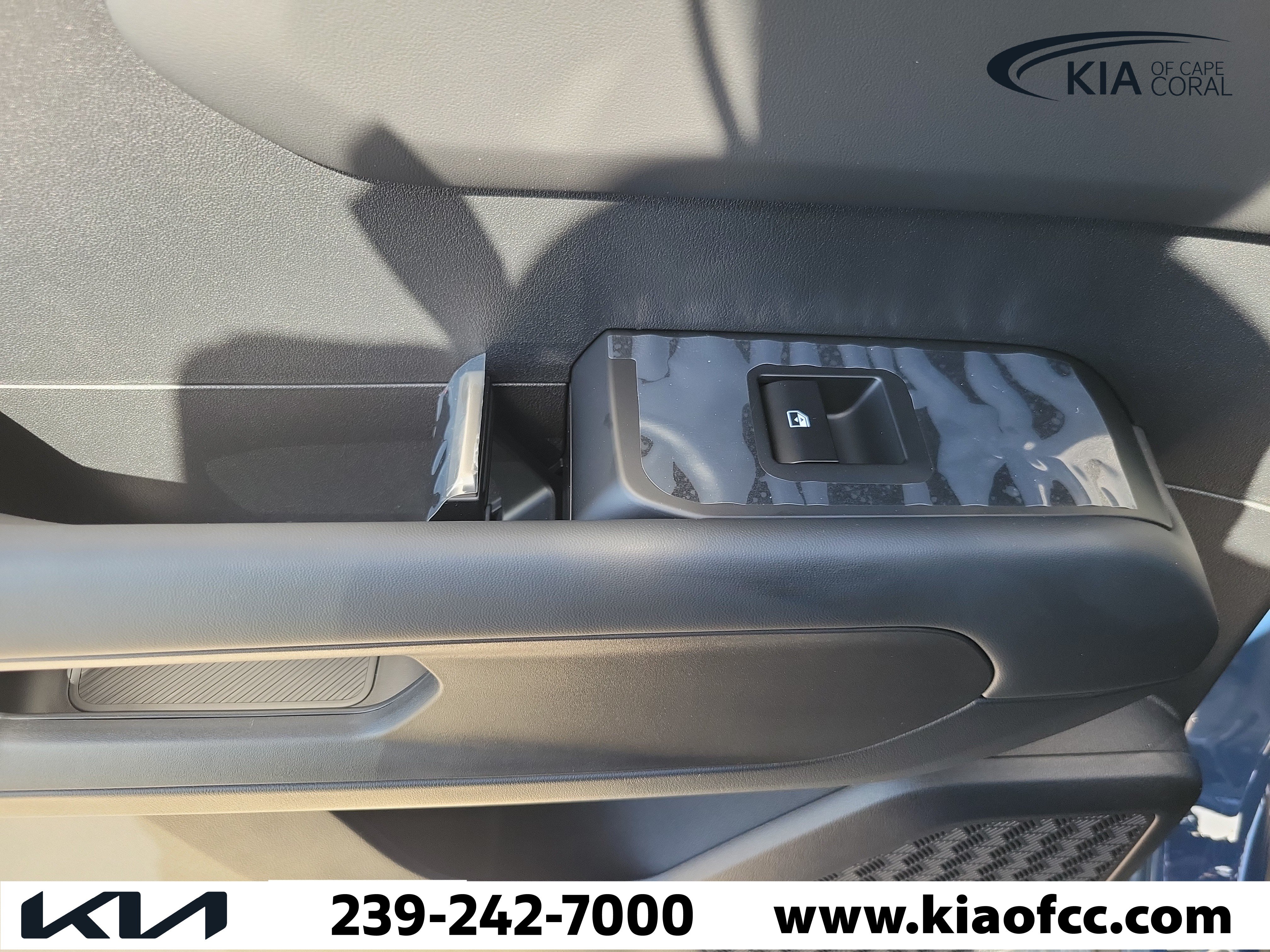 New 2027 Kia Telluride S w/ Towing Package FWD image 16