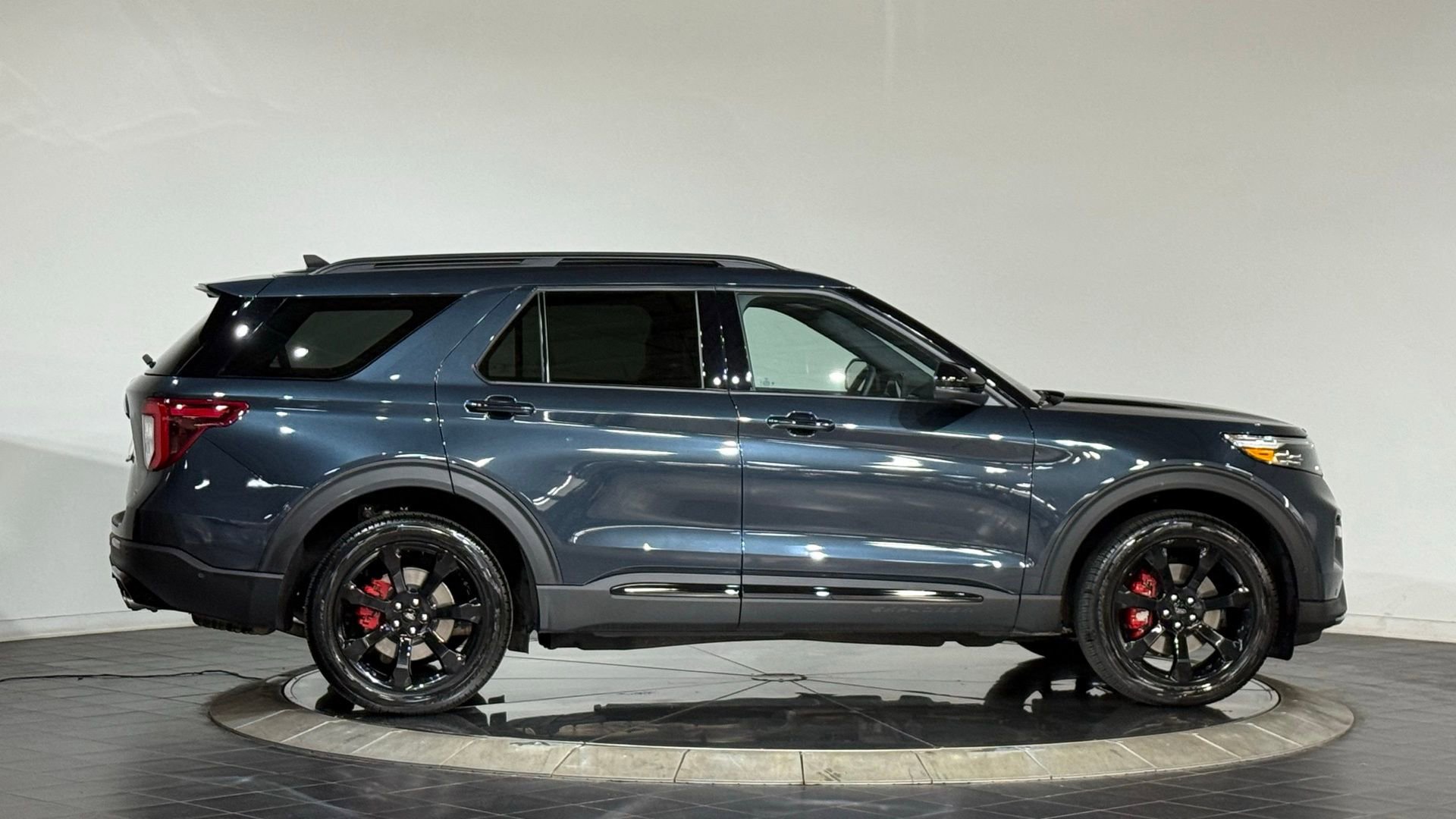 Used 2023 Ford Explorer ST w/ Equipment Group 401A image 11