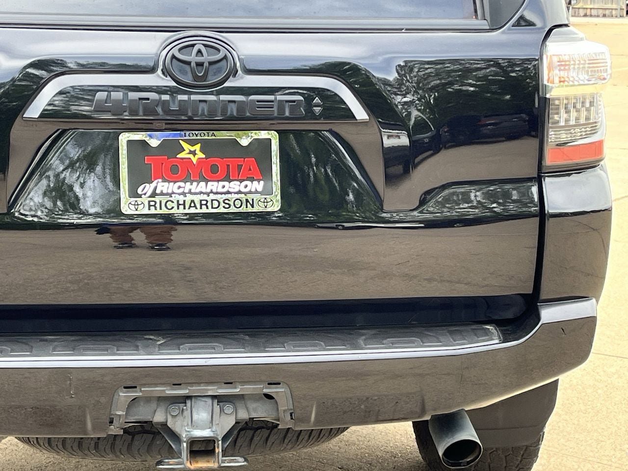 Used 2023 Toyota 4Runner SR5 Premium w/ Moonroof Package RWD image 6