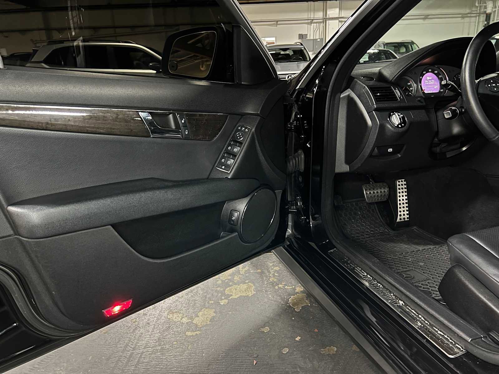 Used 2008 Mercedes-Benz C 350 Sport image 19