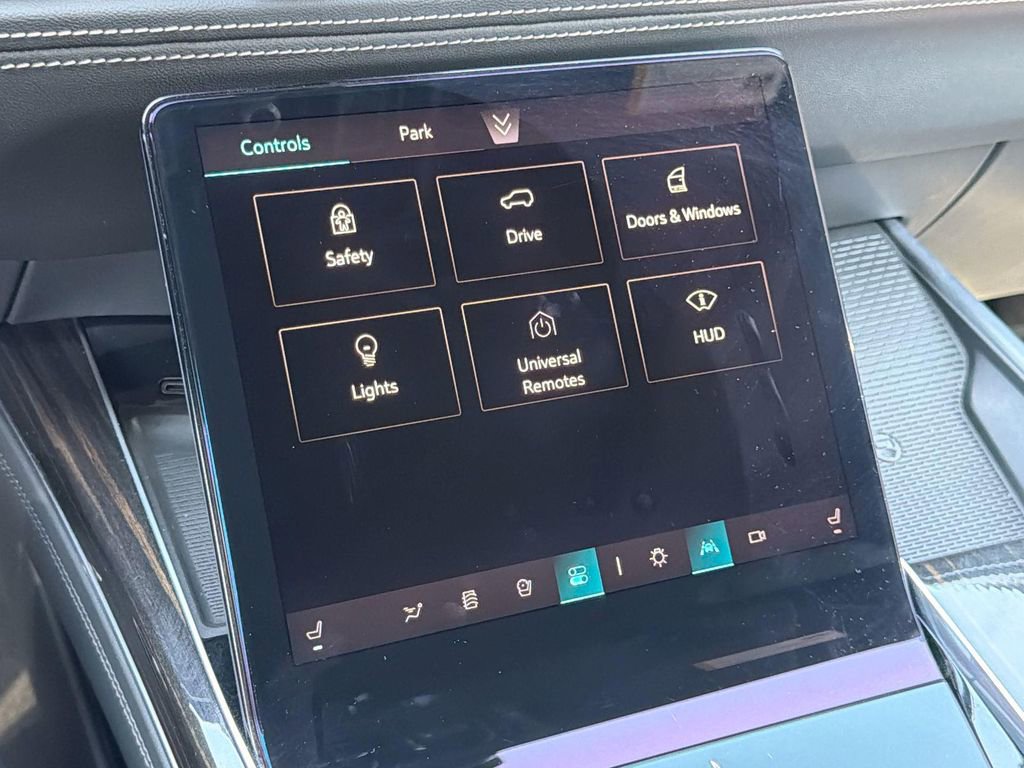 Certified 2025 Cadillac Escalade ESV Premium Luxury RWD image 16