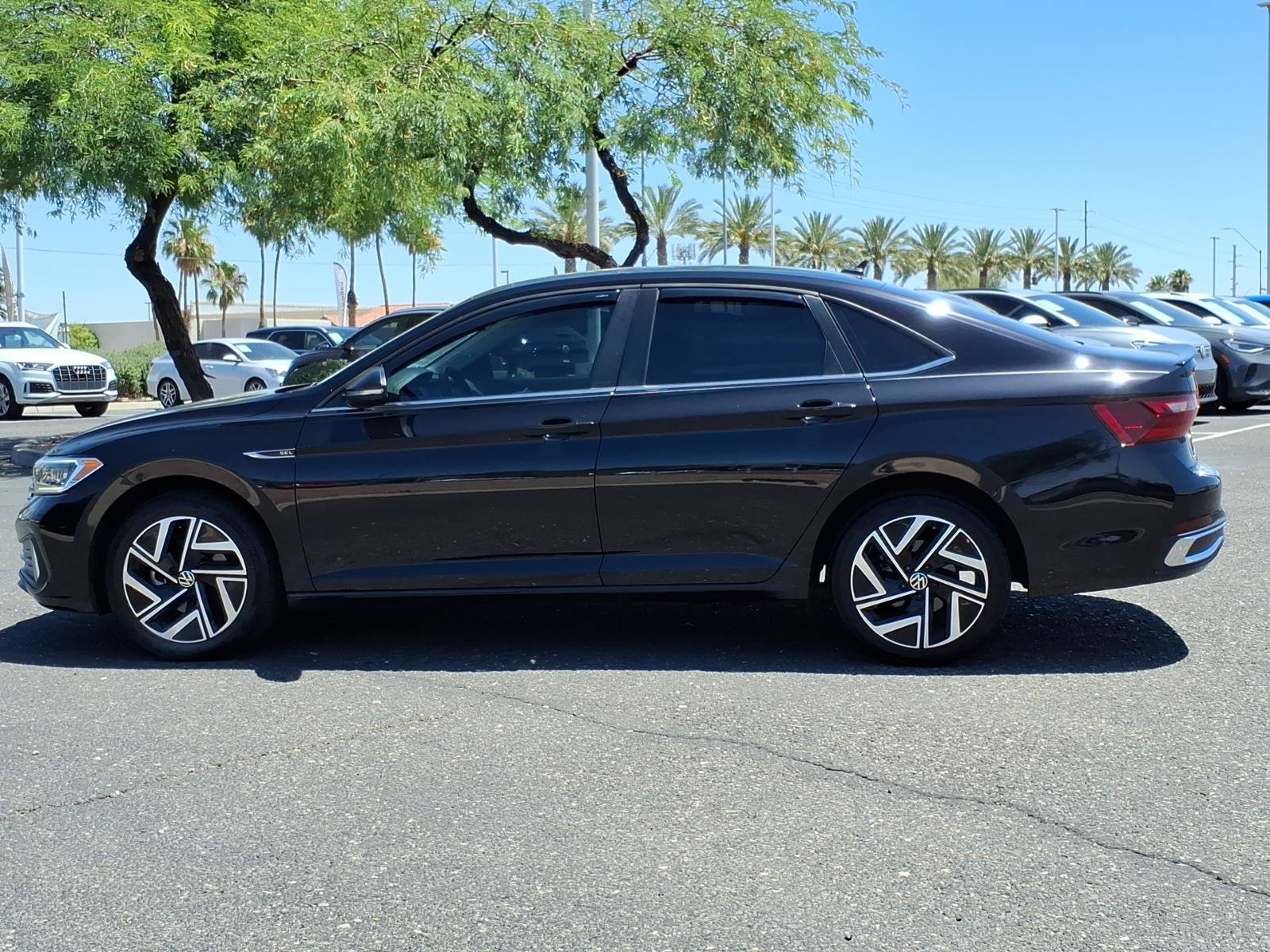 Certified 2024 Volkswagen Jetta SEL FWD image 4