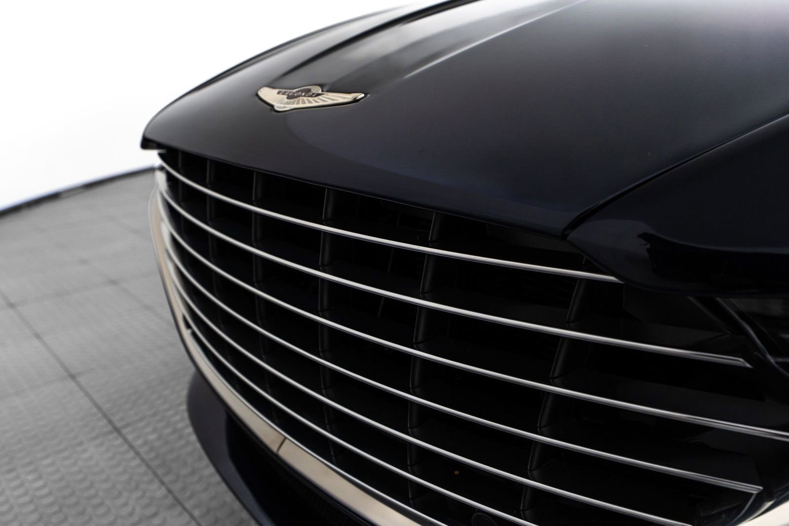 Used 2018 Aston Martin Lagonda RWD image 51