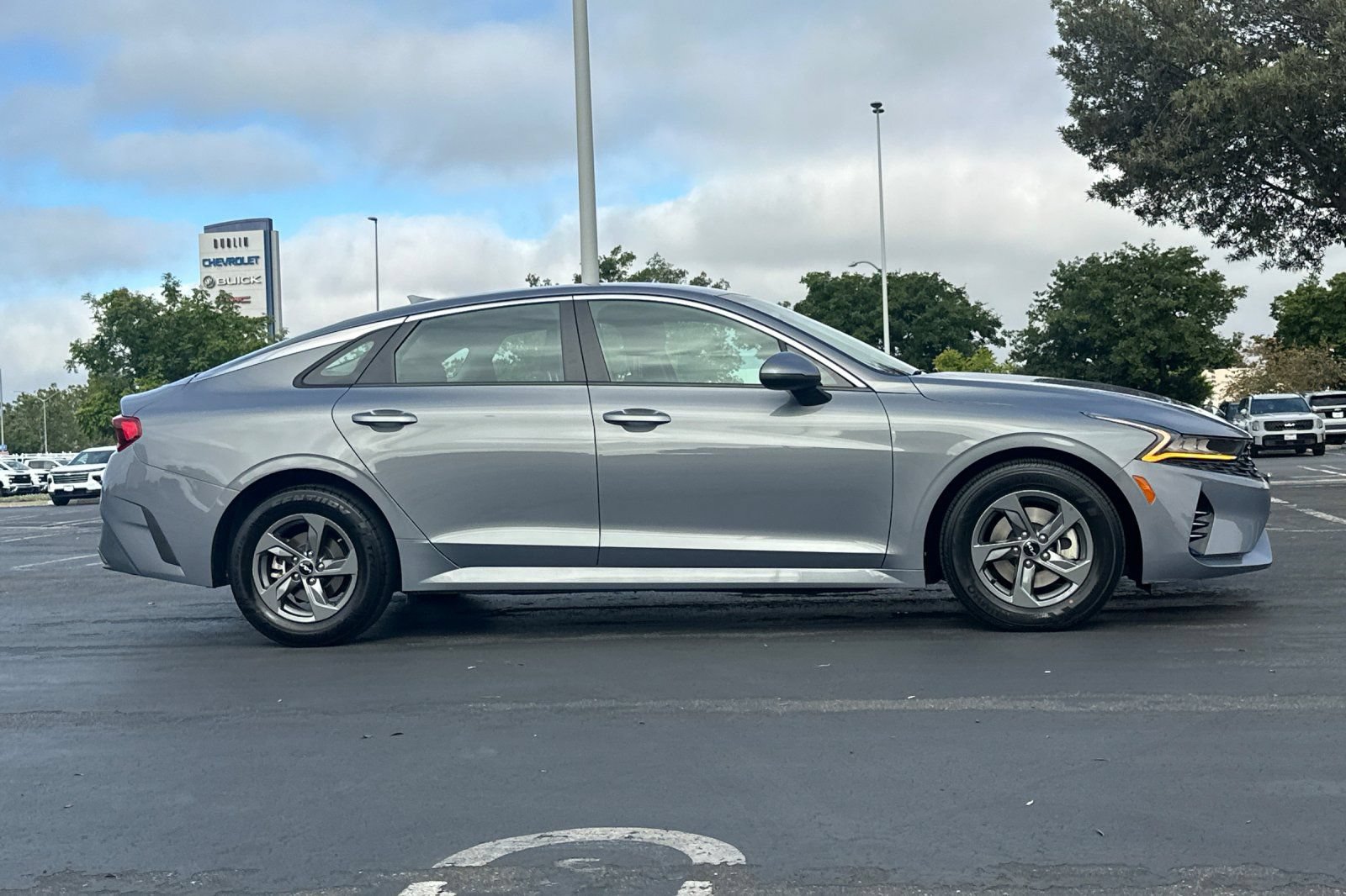 Used 2022 Kia K5 LX FWD image 3