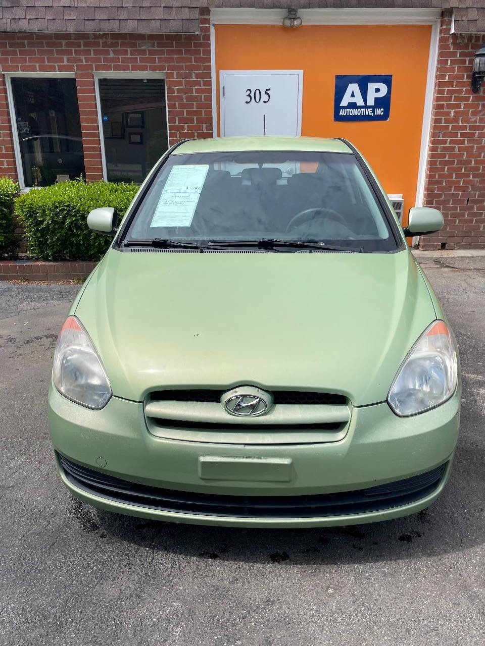 Used 2011 Hyundai Accent GS image 2