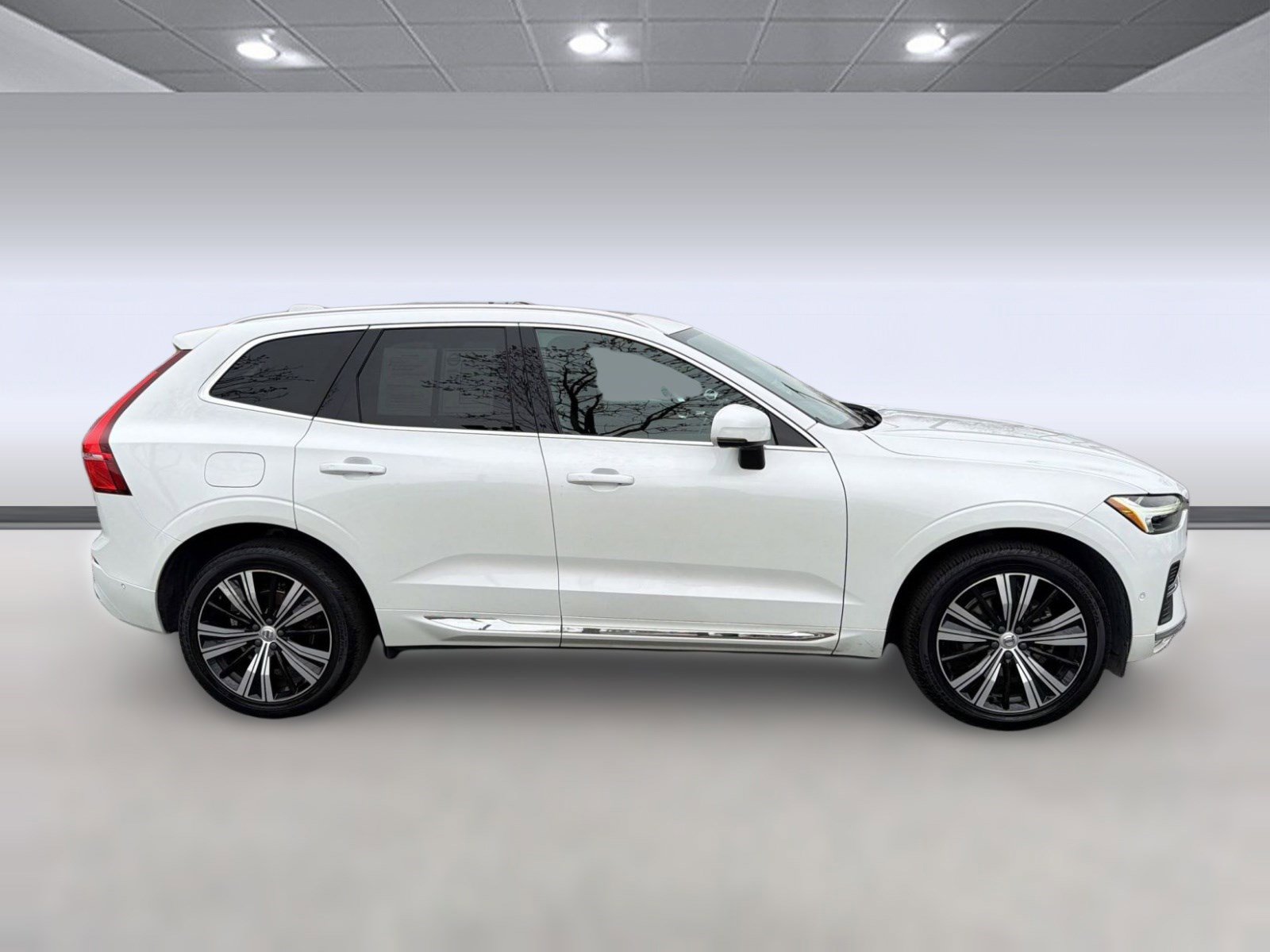 Certified 2023 Volvo XC60 B5 Plus w/ Protection Package Premier FWD image 8