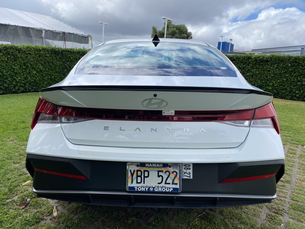 Used 2025 Hyundai Elantra Sport FWD image 23