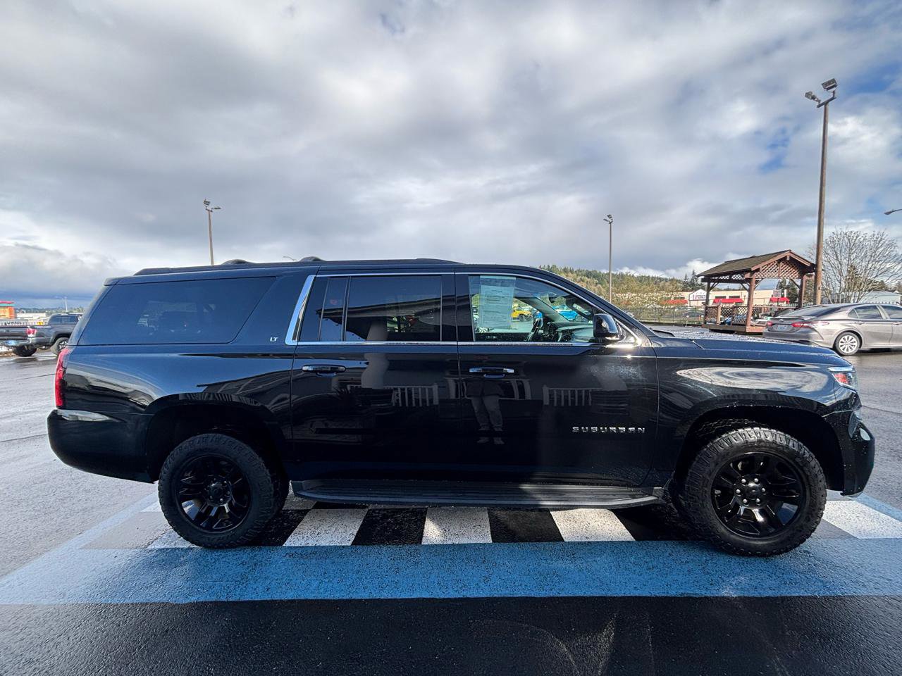 Used 2019 Chevrolet Suburban LT AWD/4WD image 6