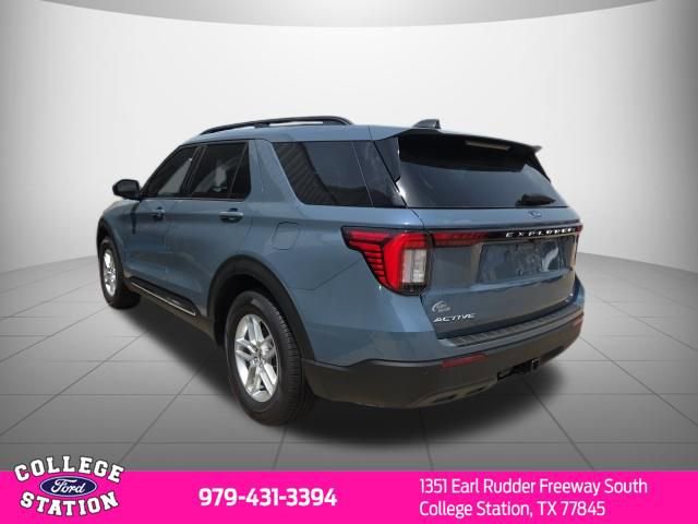 Used 2025 Ford Explorer Active image 3