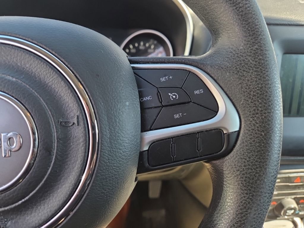 Used 2021 Jeep Compass Sport image 14