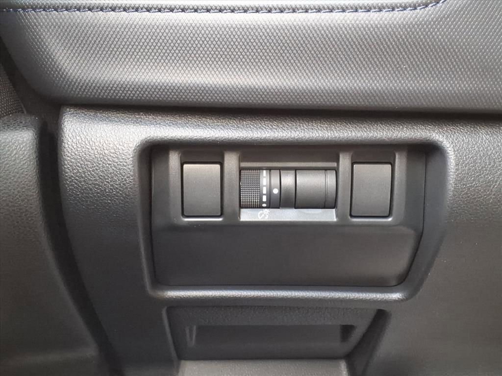 Certified 2025 Subaru Forester Premium AWD/4WD image 20