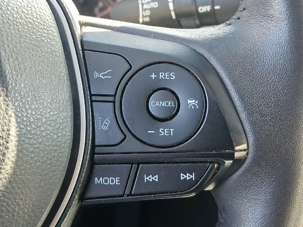 Used 2023 Toyota RAV4 XLE Premium AWD/4WD image 22