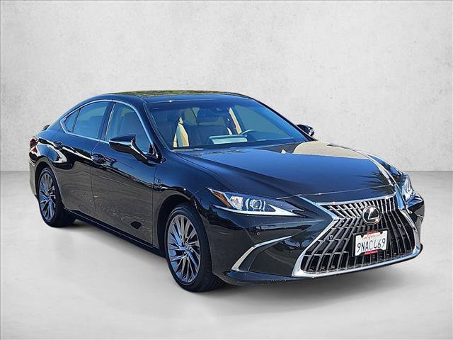 Used 2024 Lexus ES 300h w/ Luxury Package FWD image 3