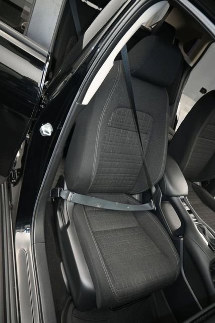 Used 2023 Honda HR-V LX image 15