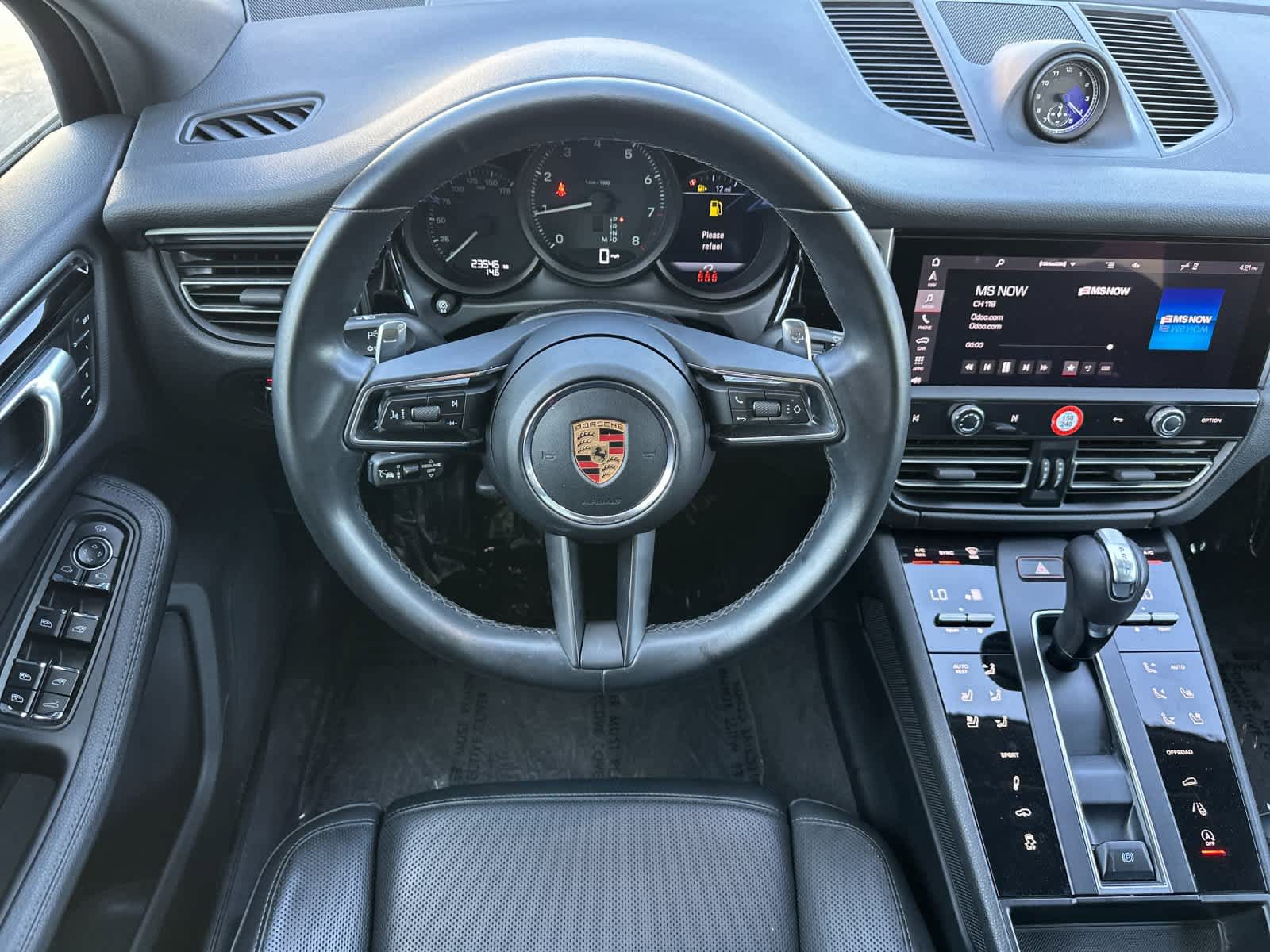 Certified 2023 Porsche Macan Turbo AWD/4WD image 15