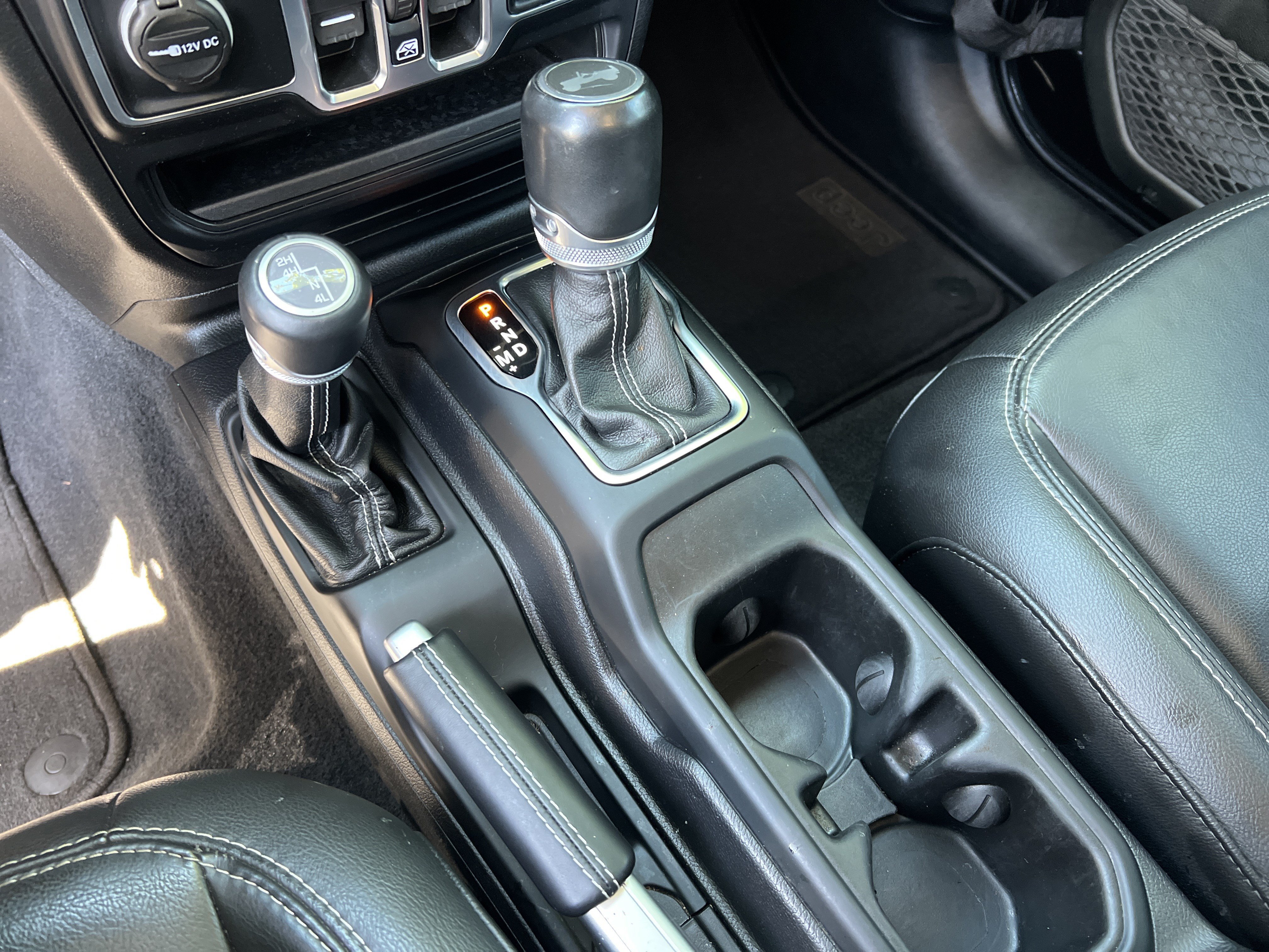 Used 2021 Jeep Wrangler Unlimited Sahara AWD/4WD image 28