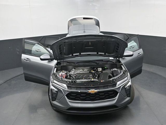 Used 2025 Chevrolet Trax LS w/ LS Convenience Package image 37
