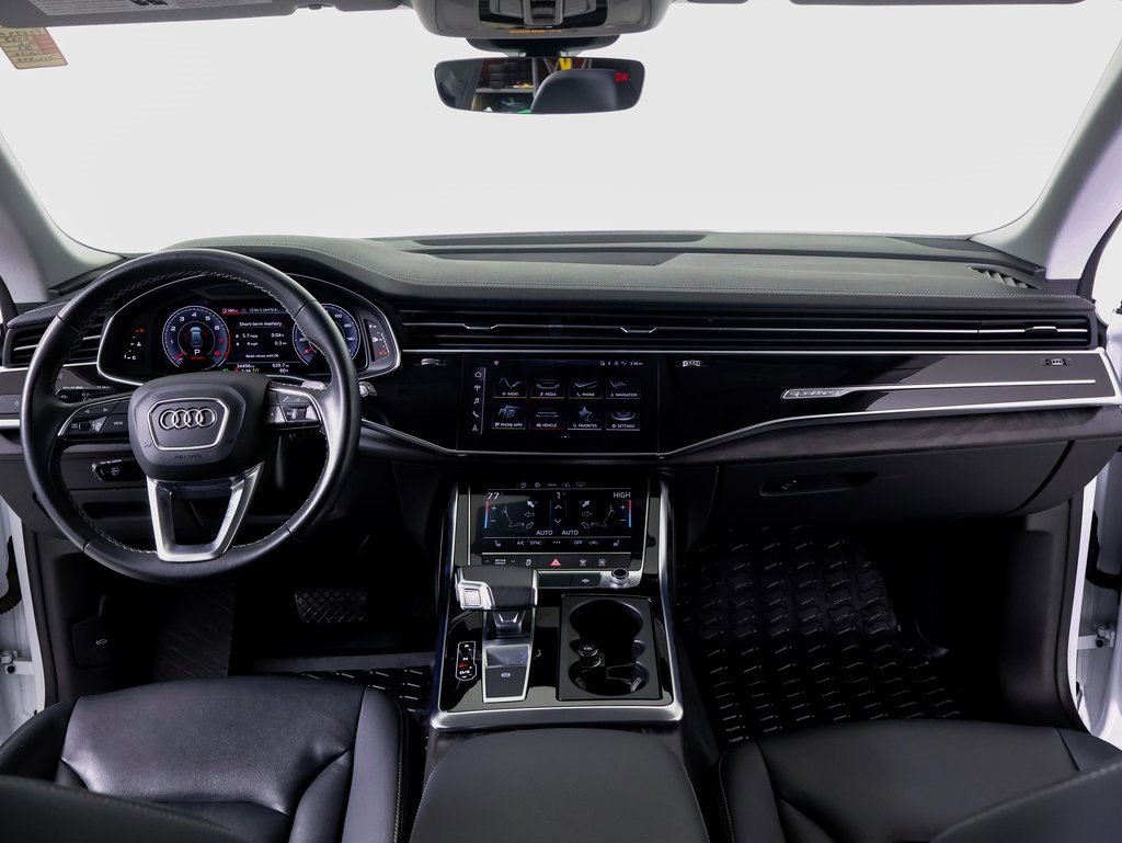 Used 2023 Audi Q8 Premium image 10