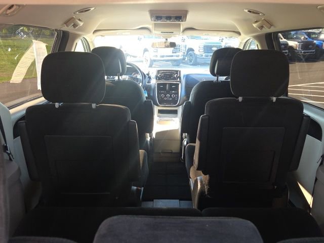 Used 2016 Dodge Grand Caravan SXT FWD image 12
