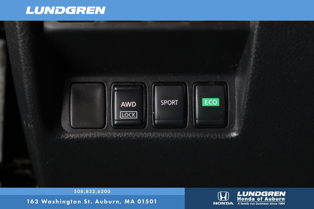 Used 2019 Nissan Rogue S AWD/4WD image 26